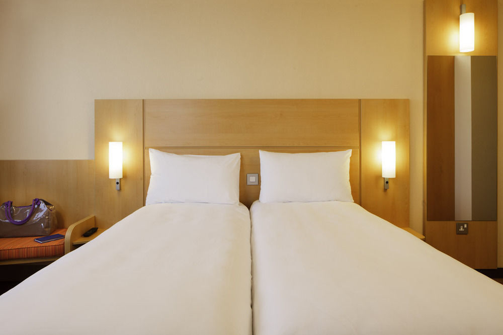 Ibis Лестер Экстерьер фото